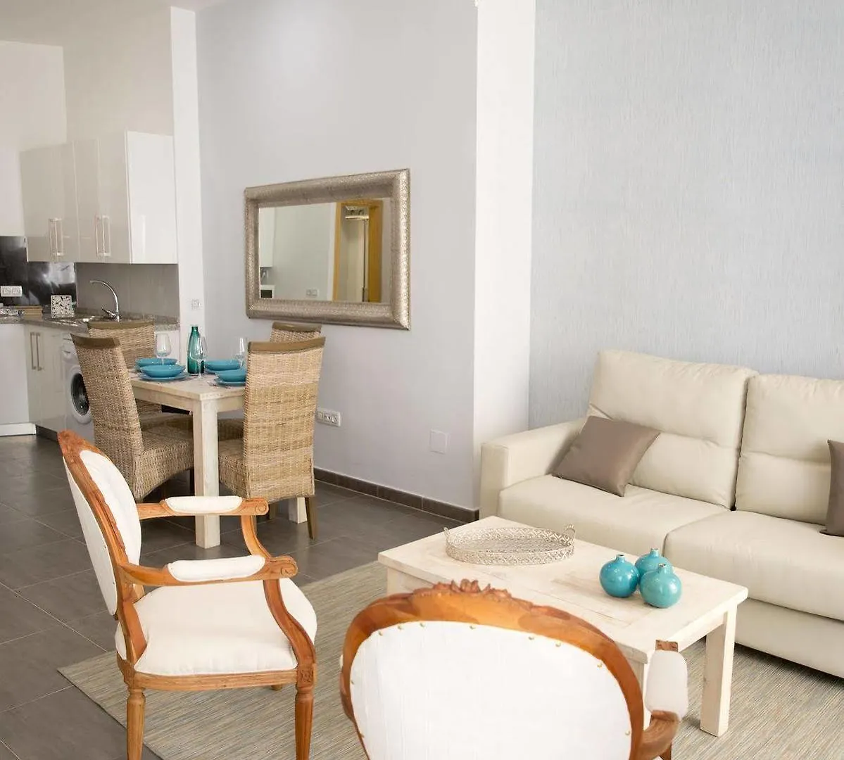 Holidays 2 Malaga Charming Apartments